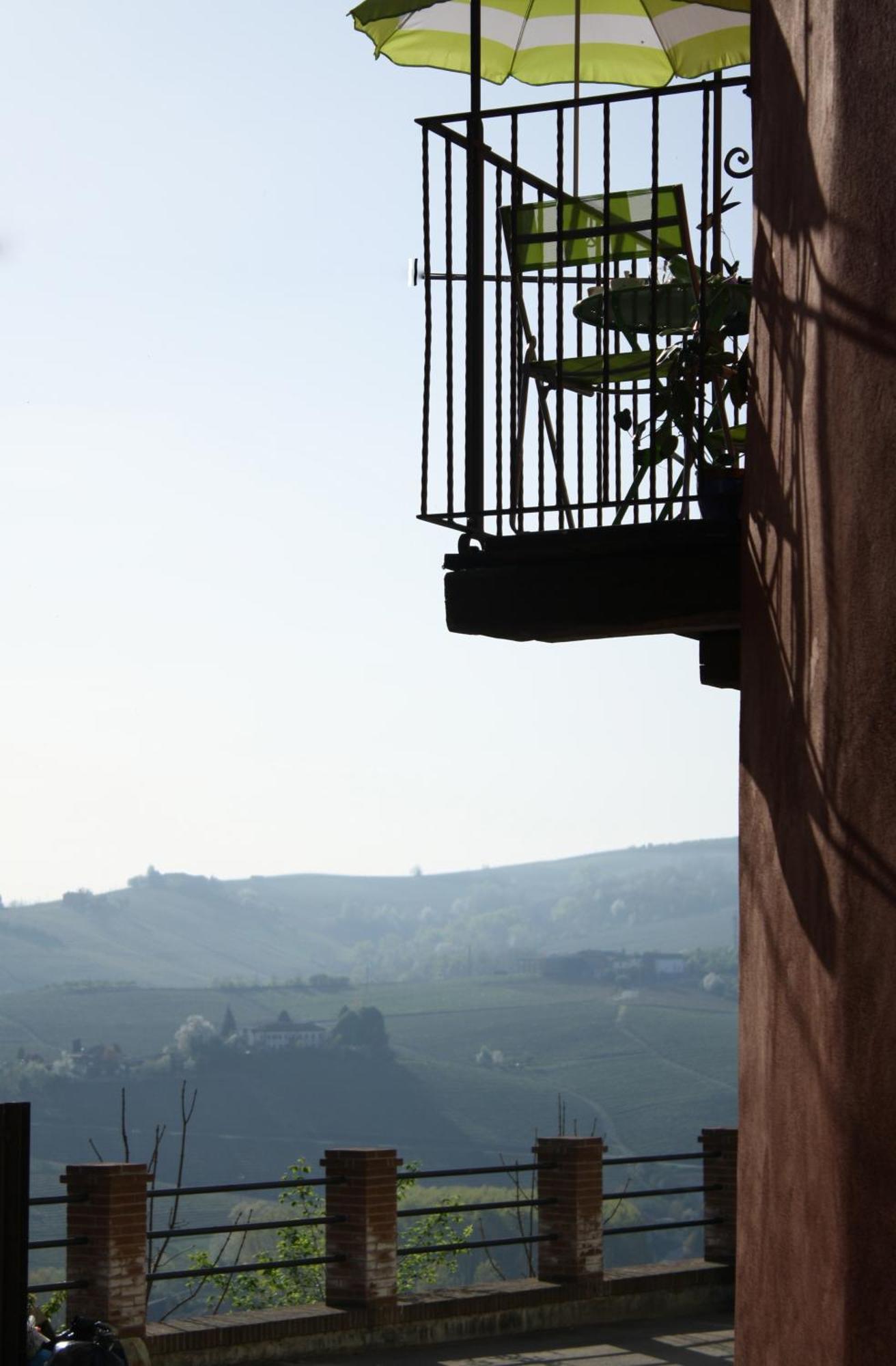Dimora San Sebastiano Bed and Breakfast Neive Exteriör bild