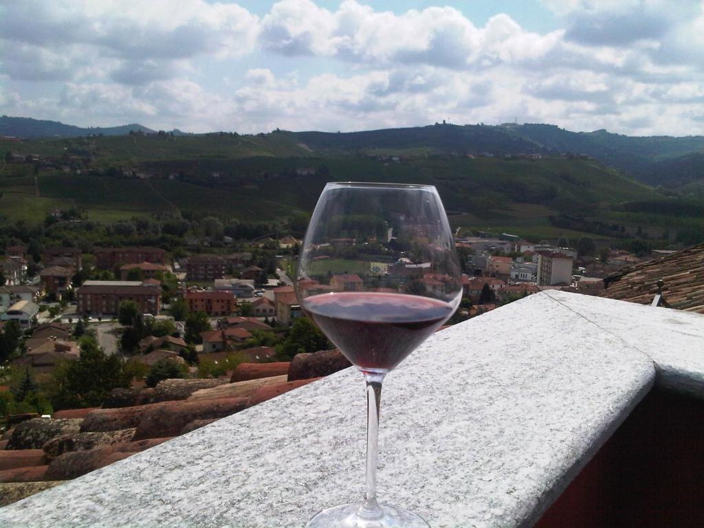 Dimora San Sebastiano Bed and Breakfast Neive Exteriör bild